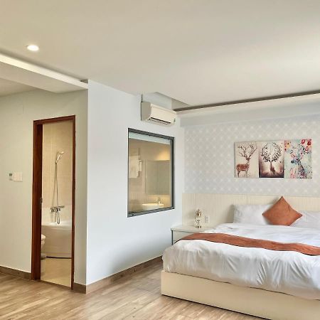 Ballantine Hotel Ho Chi Minh City Exterior photo