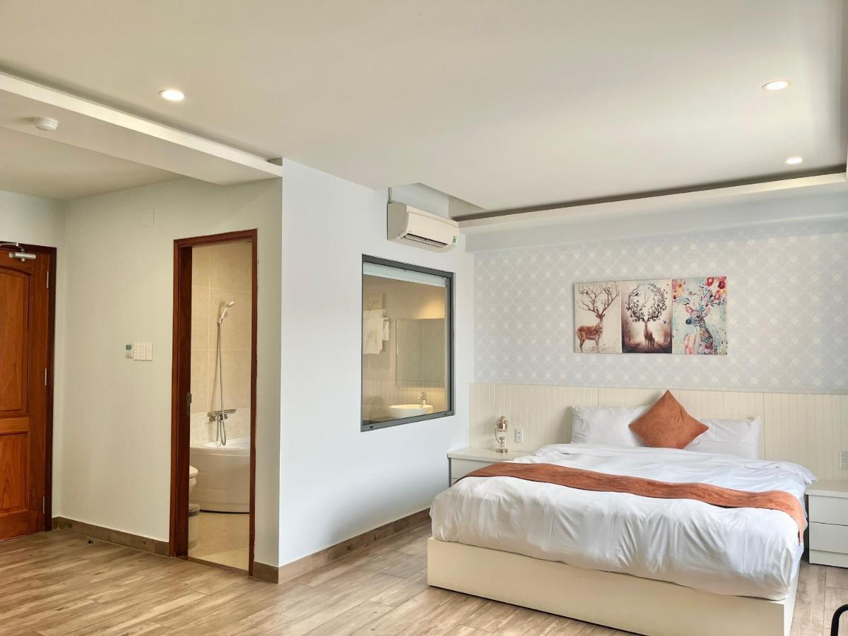 Ballantine Hotel Ho Chi Minh City Exterior photo